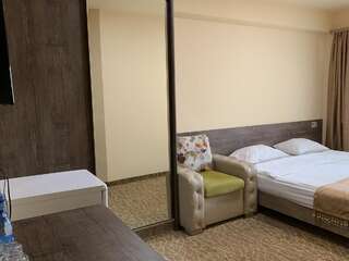 Отель Park Hotel Ереван Двухместный номер Делюкс с 1 кроватью-1