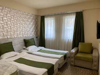 Отель Park Hotel Ереван Стандартный двухместный номер с 1 кроватью или 2 отдельными кроватями-4