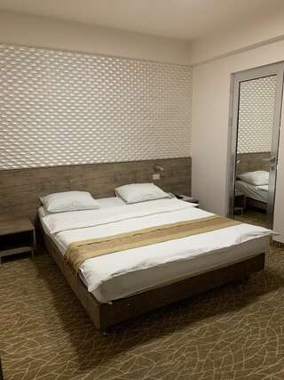 Отель Park Hotel Ереван Бюджетный двухместный номер с 1 кроватью (без окна)-3